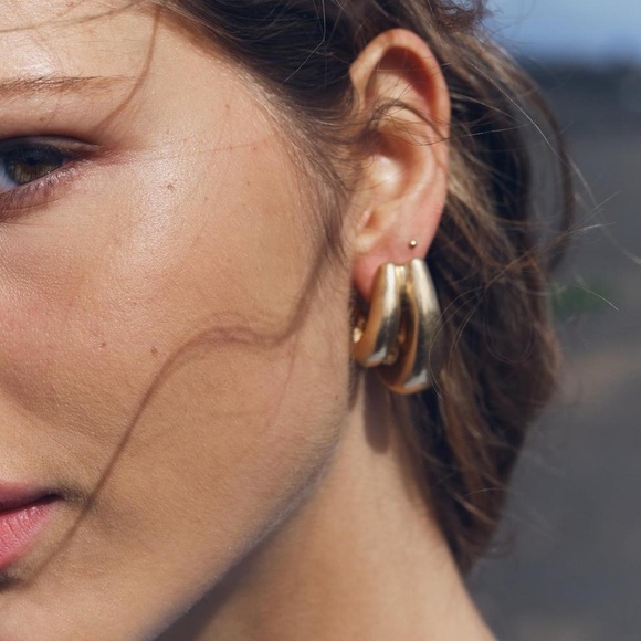 NWT Zara Gold Tone Double Hoop Earrings - Picture 2 of 5